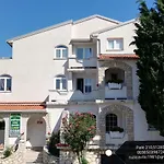 Guest house Riviera And Palit