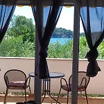 Riviera And 4*