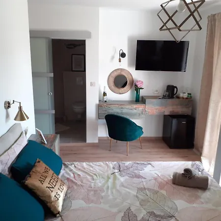 Guest house Riviera And 4*