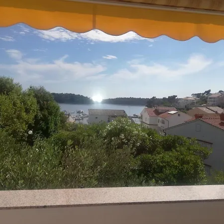 Πανσιόν Riviera And 4*