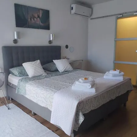 Riviera And 4* Palit