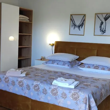 Riviera And 4* Palit