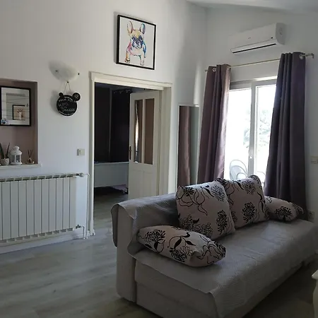 Riviera And Gasthuis