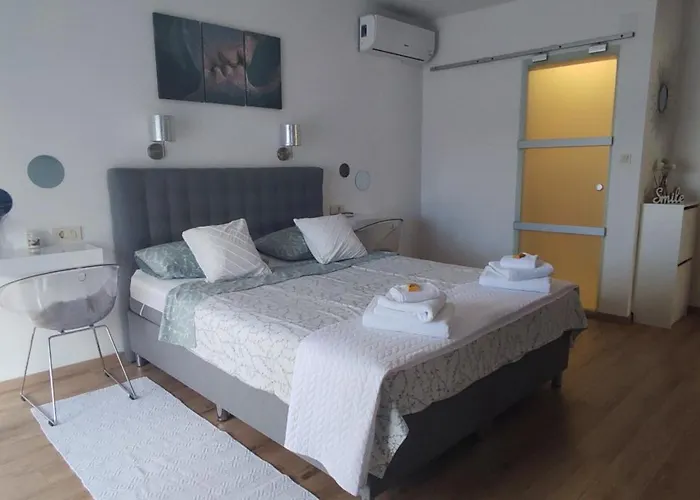 Riviera And 4* Palit