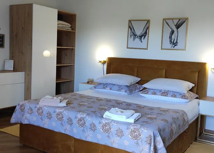 Riviera And 4* Palit