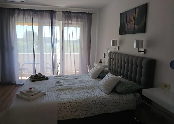 Riviera And 4*