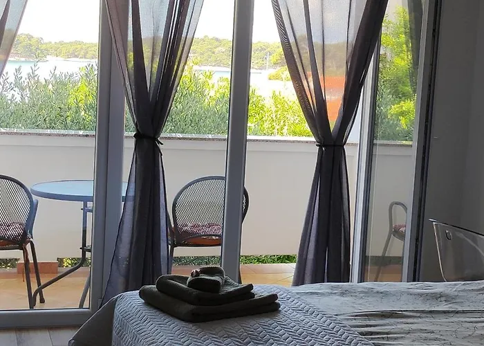 Riviera And 4* Palit